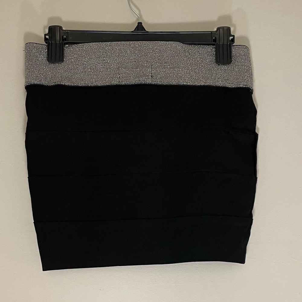 Black skirt with sparkly silver top. This is a size medium. - Picture 3 of 4